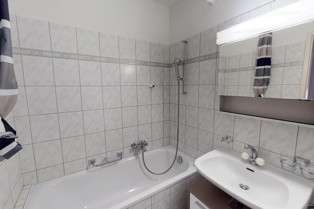 Bright 1 Bedroom Flat In The City Centre Zurique Exterior foto
